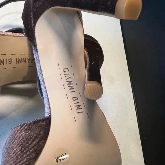 Gianni Bini Brown Heels Size 10 - Picture 14 of 14